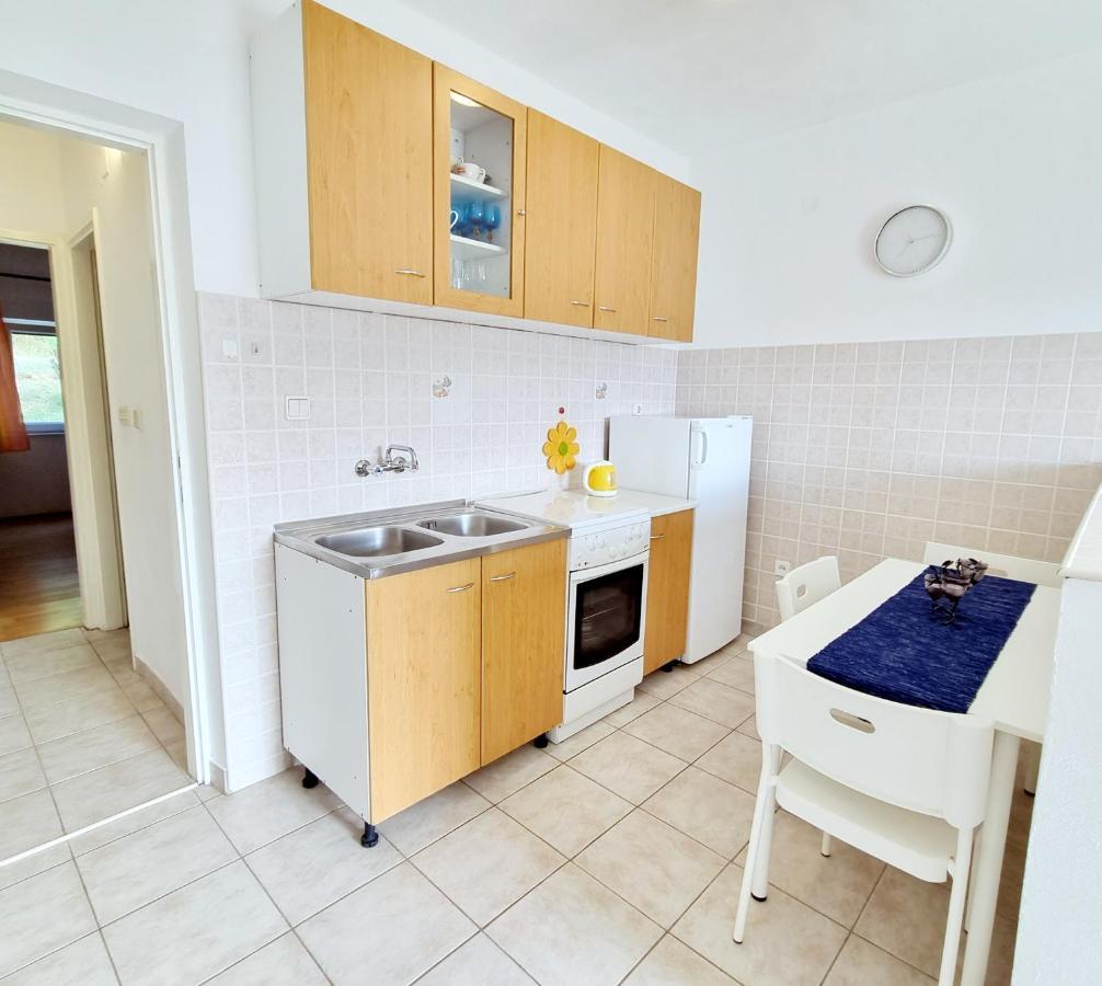 Apartment Stanko Sea View Metajna